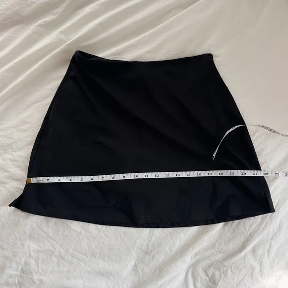 Girlfriend Collective / Black Skort / Size Large - Picture 6 of 7